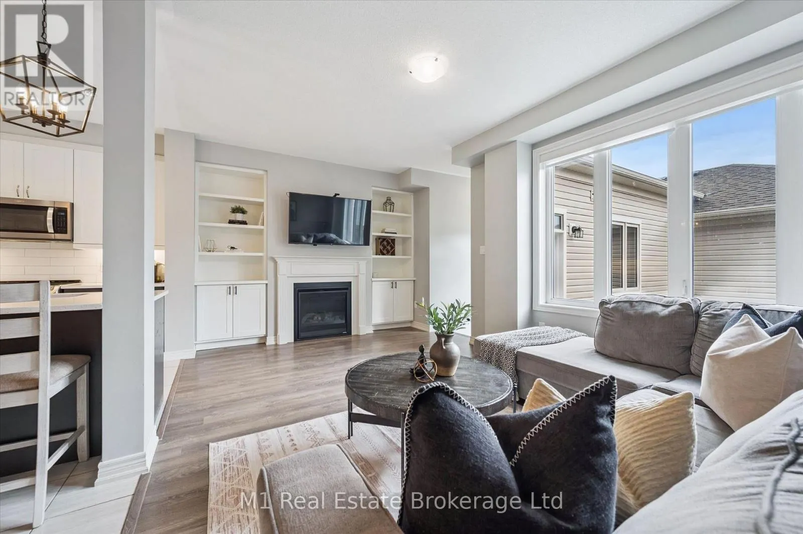 3 - 65 ELLIOT AVENUE E #3
