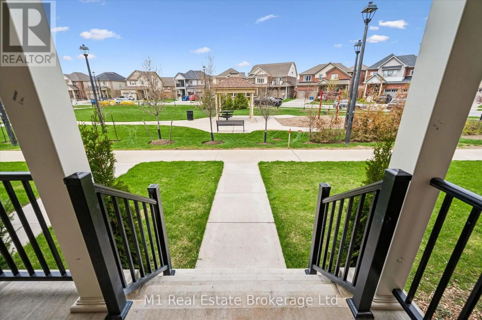 3 - 65 ELLIOT AVENUE E #3