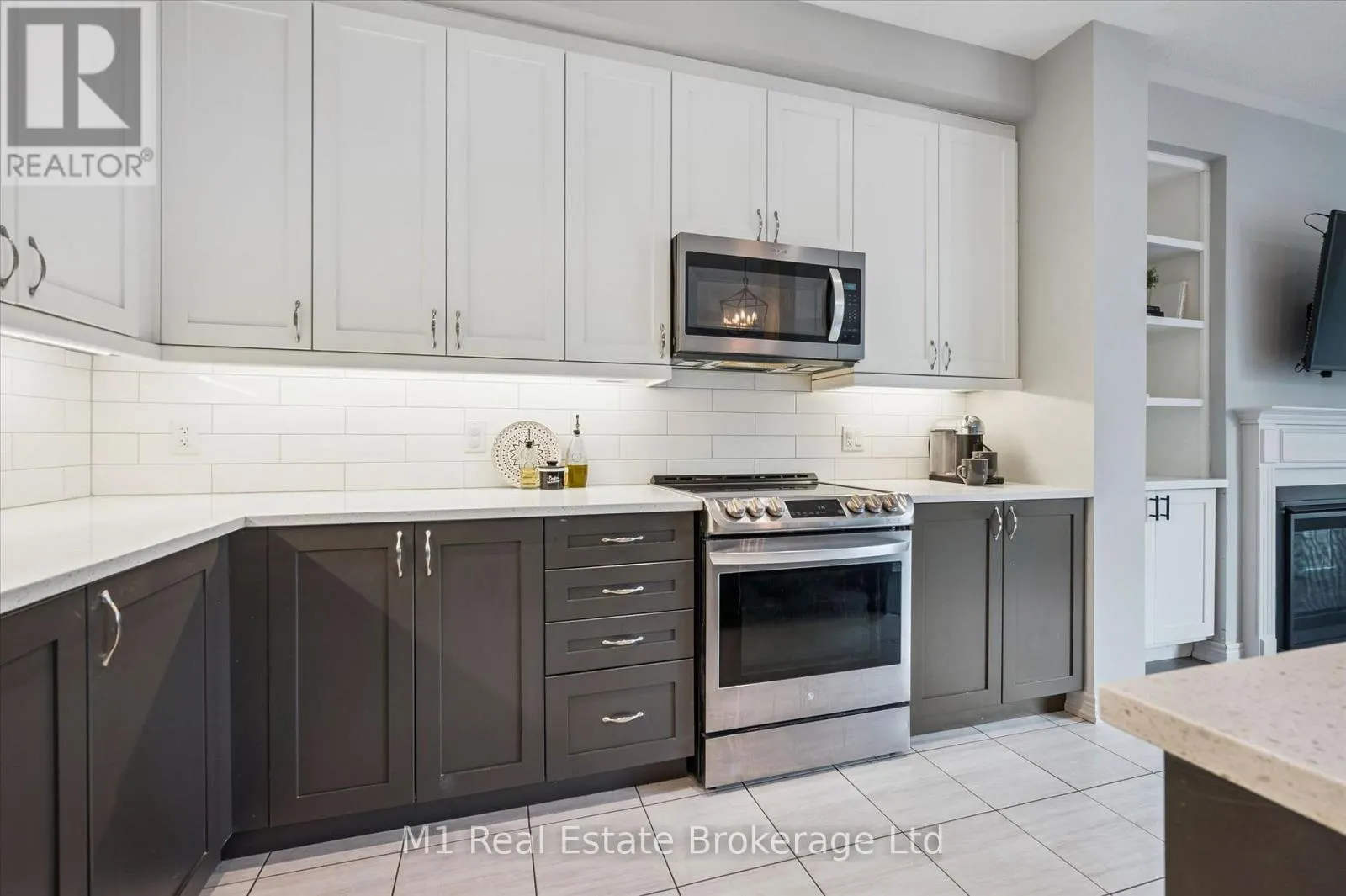 3 - 65 ELLIOT AVENUE E #3