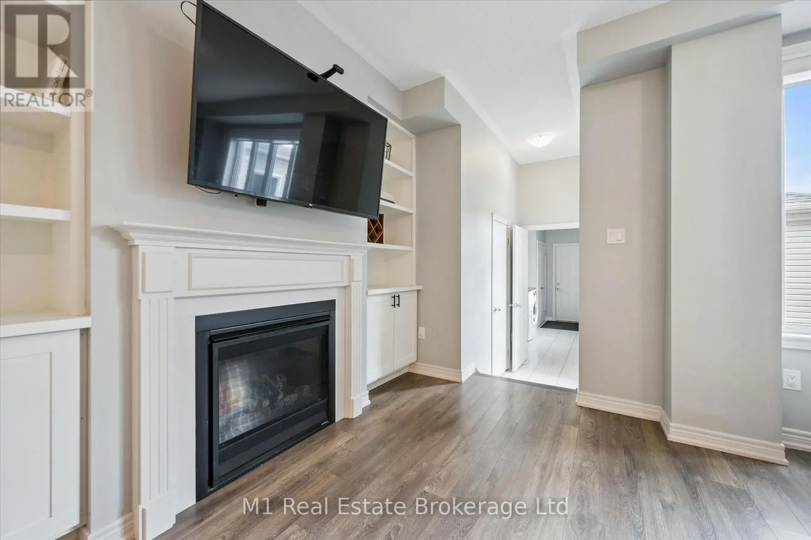 3 - 65 ELLIOT AVENUE E #3