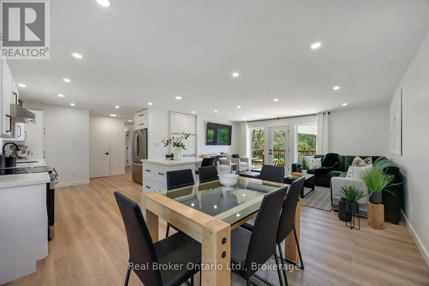 250 SILVER HEIGHTS DRIVE