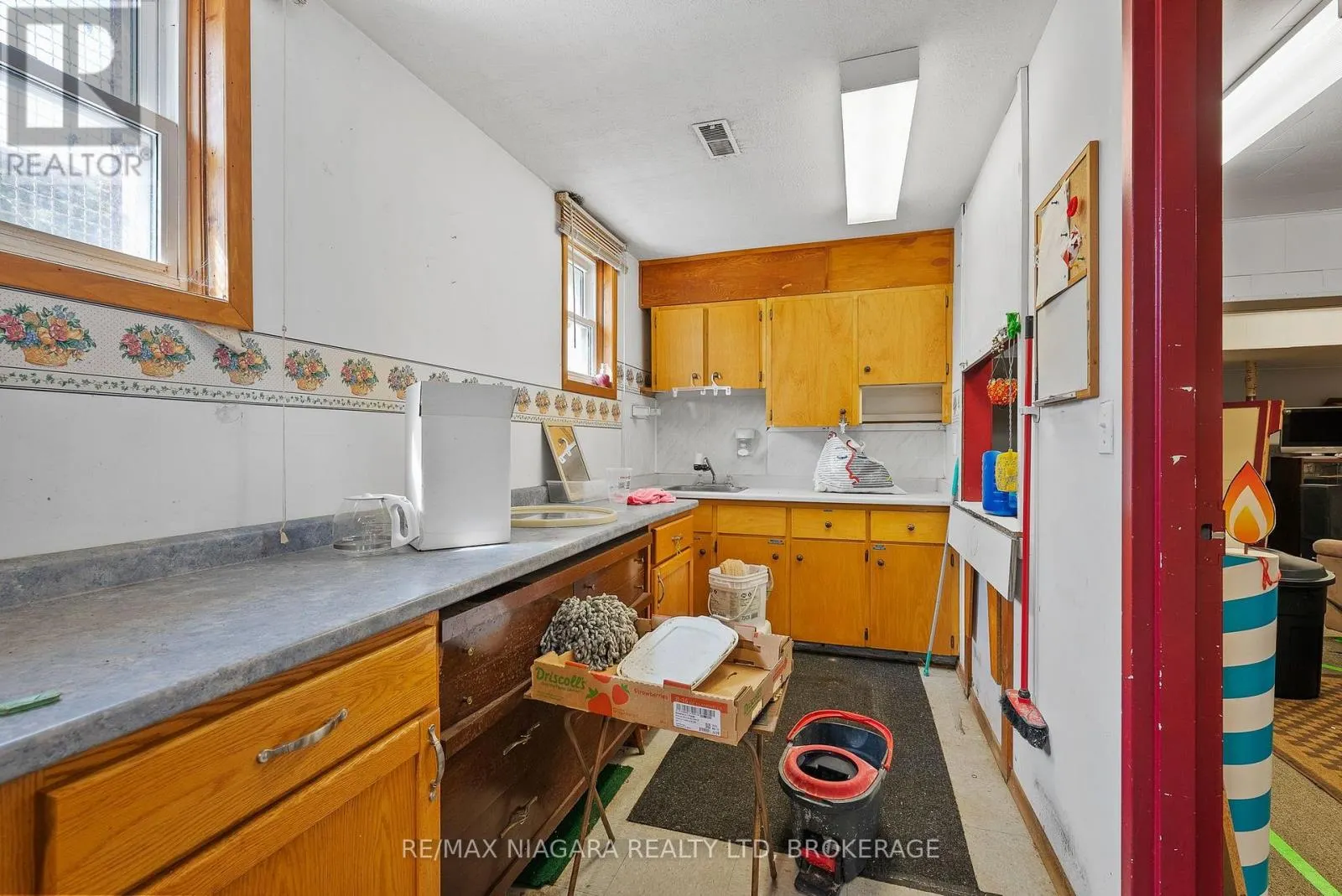319 DAVIS STREET