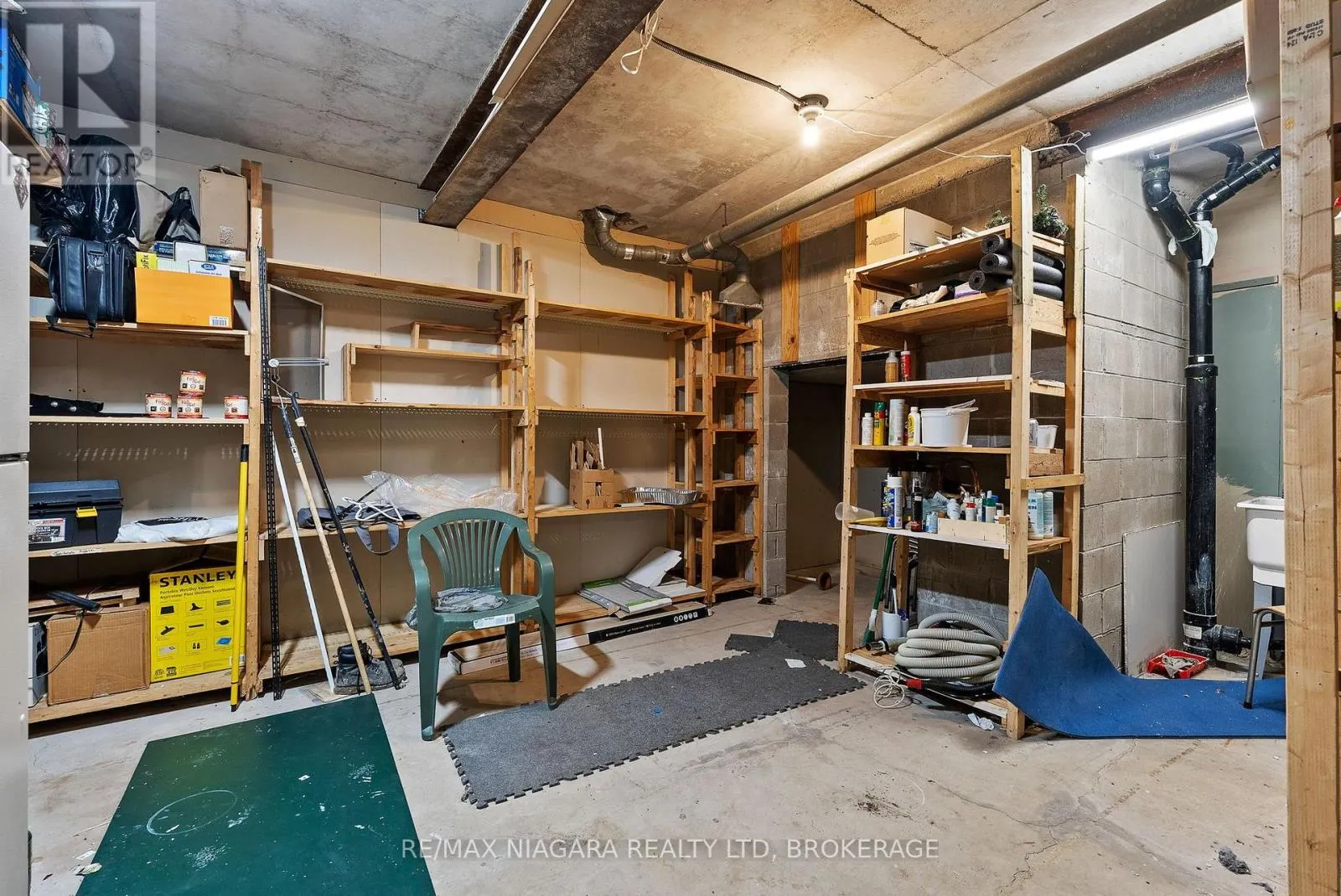 319 DAVIS STREET