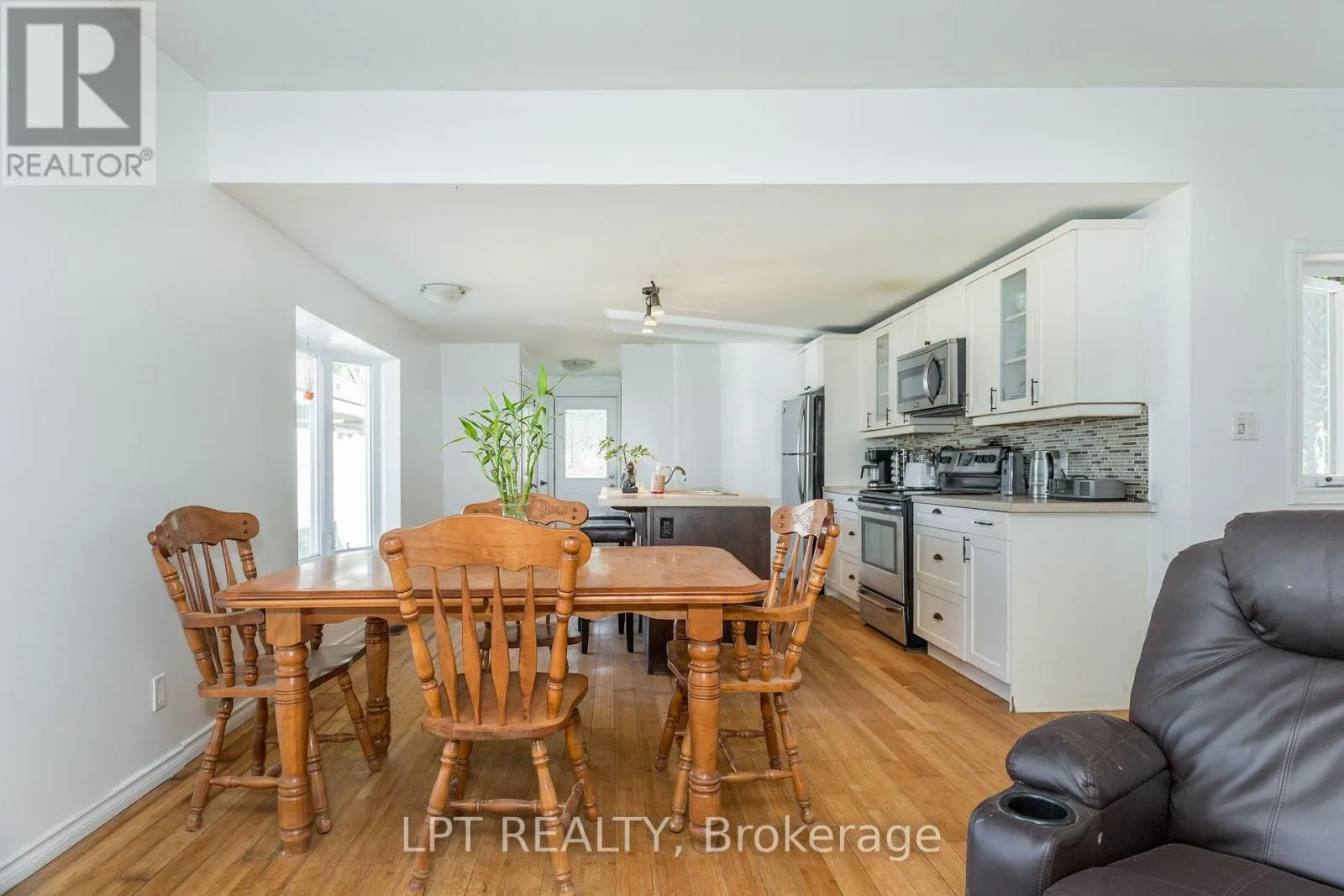 1430 MUSKOKA ROAD N
