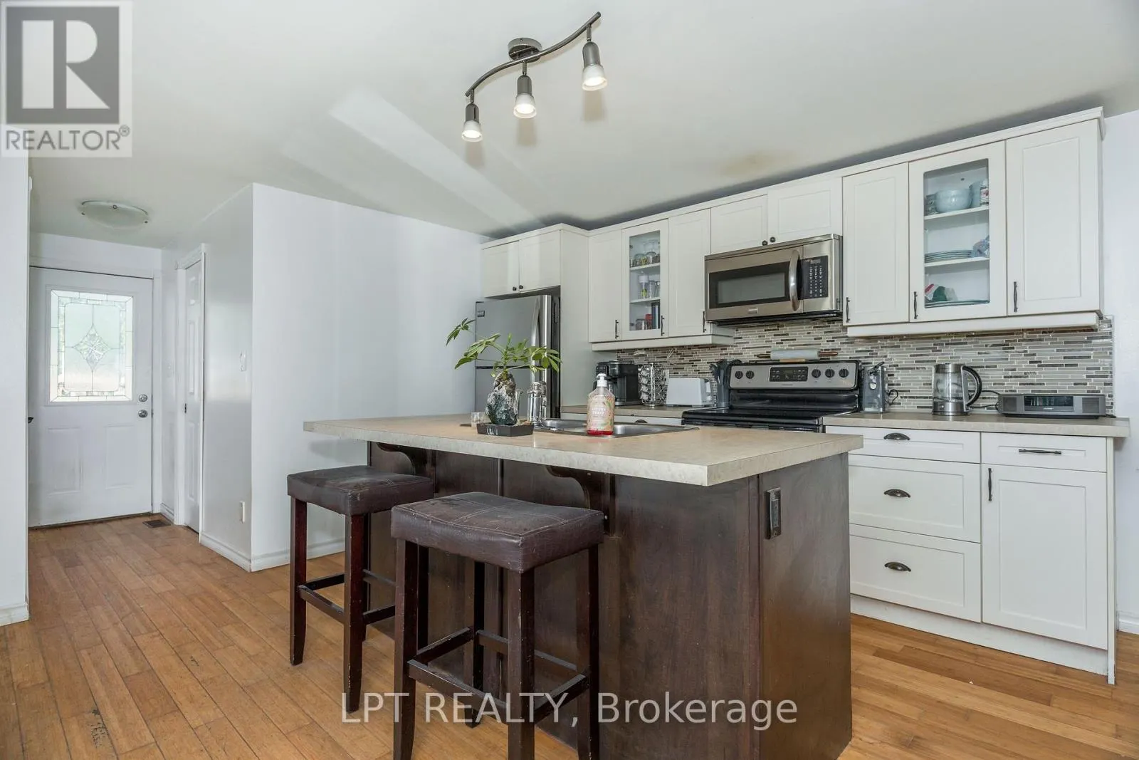 1430 MUSKOKA ROAD N