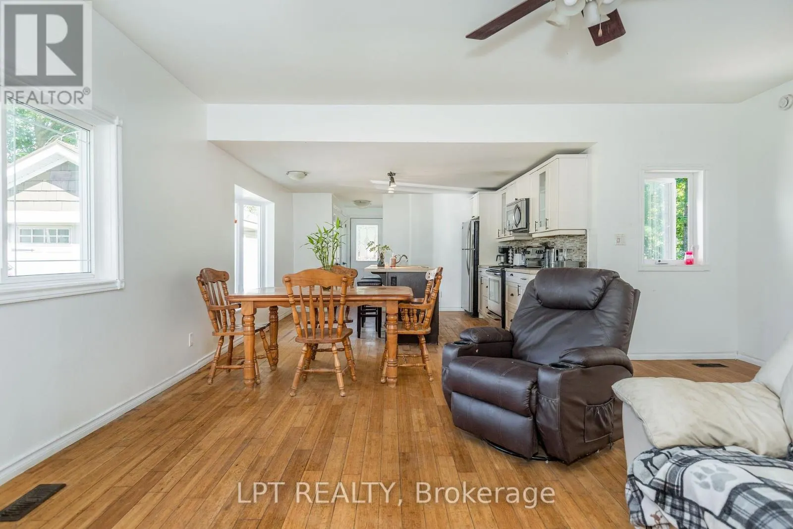 1430 MUSKOKA ROAD N
