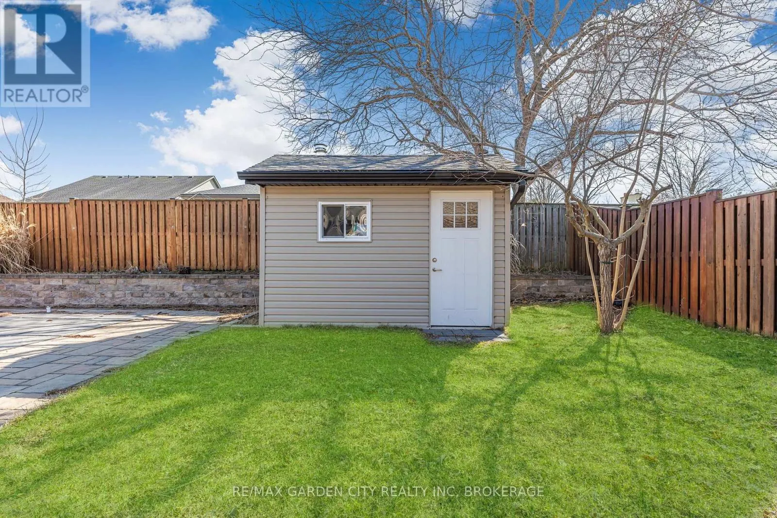 4022 BUSH CRESCENT