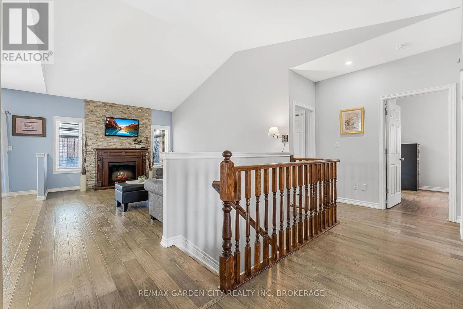 4022 BUSH CRESCENT