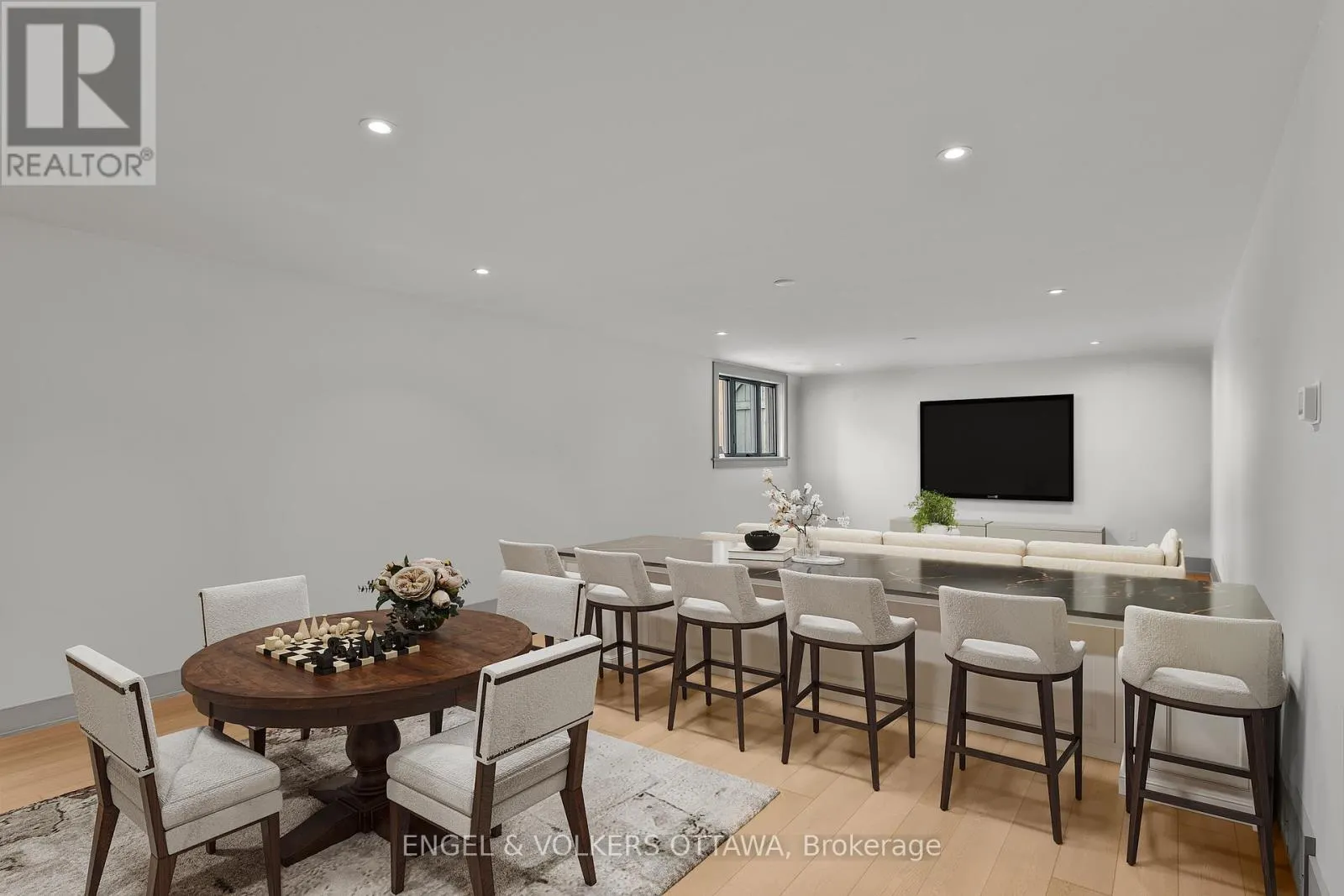 37 CLARENDON AVENUE
