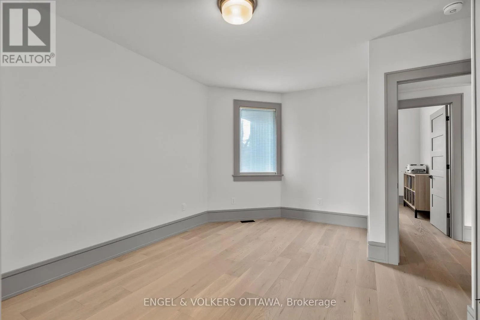 37 CLARENDON AVENUE
