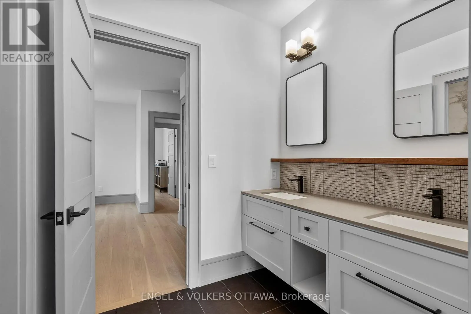 37 CLARENDON AVENUE