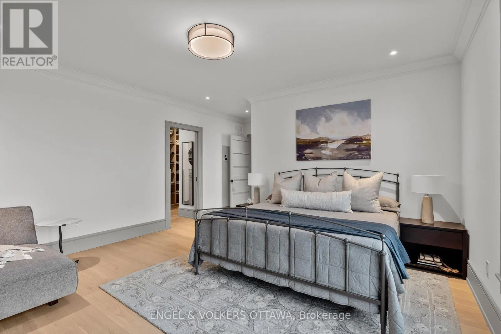 37 CLARENDON AVENUE
