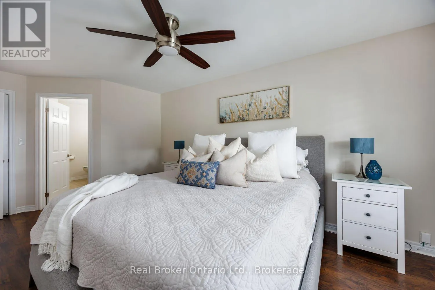 11 GREENAWAY CIRCLE
