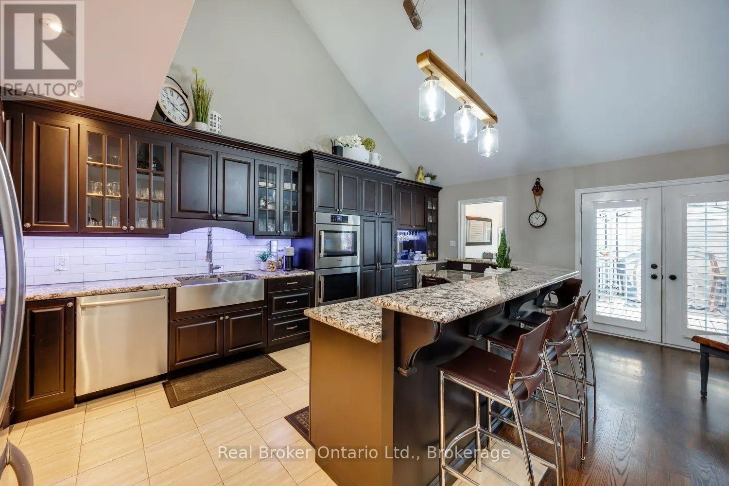 11 GREENAWAY CIRCLE