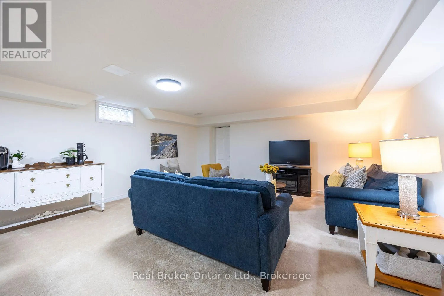 11 GREENAWAY CIRCLE