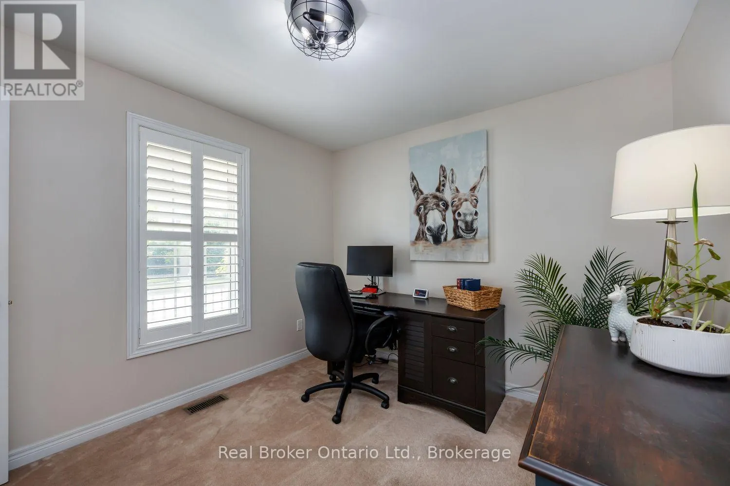 11 GREENAWAY CIRCLE