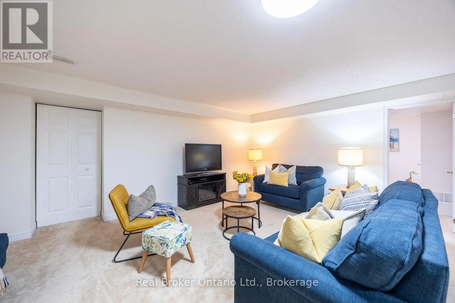 11 GREENAWAY CIRCLE