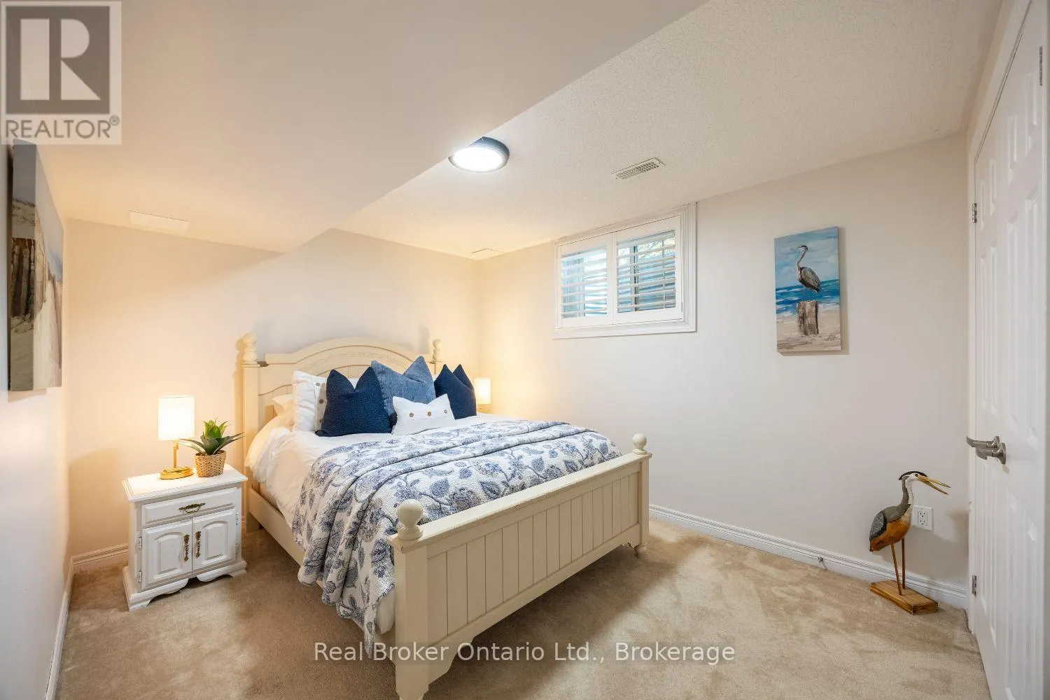 11 GREENAWAY CIRCLE