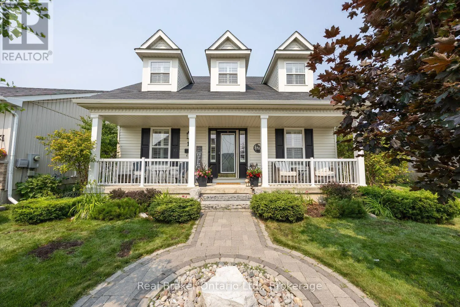 11 GREENAWAY CIRCLE
