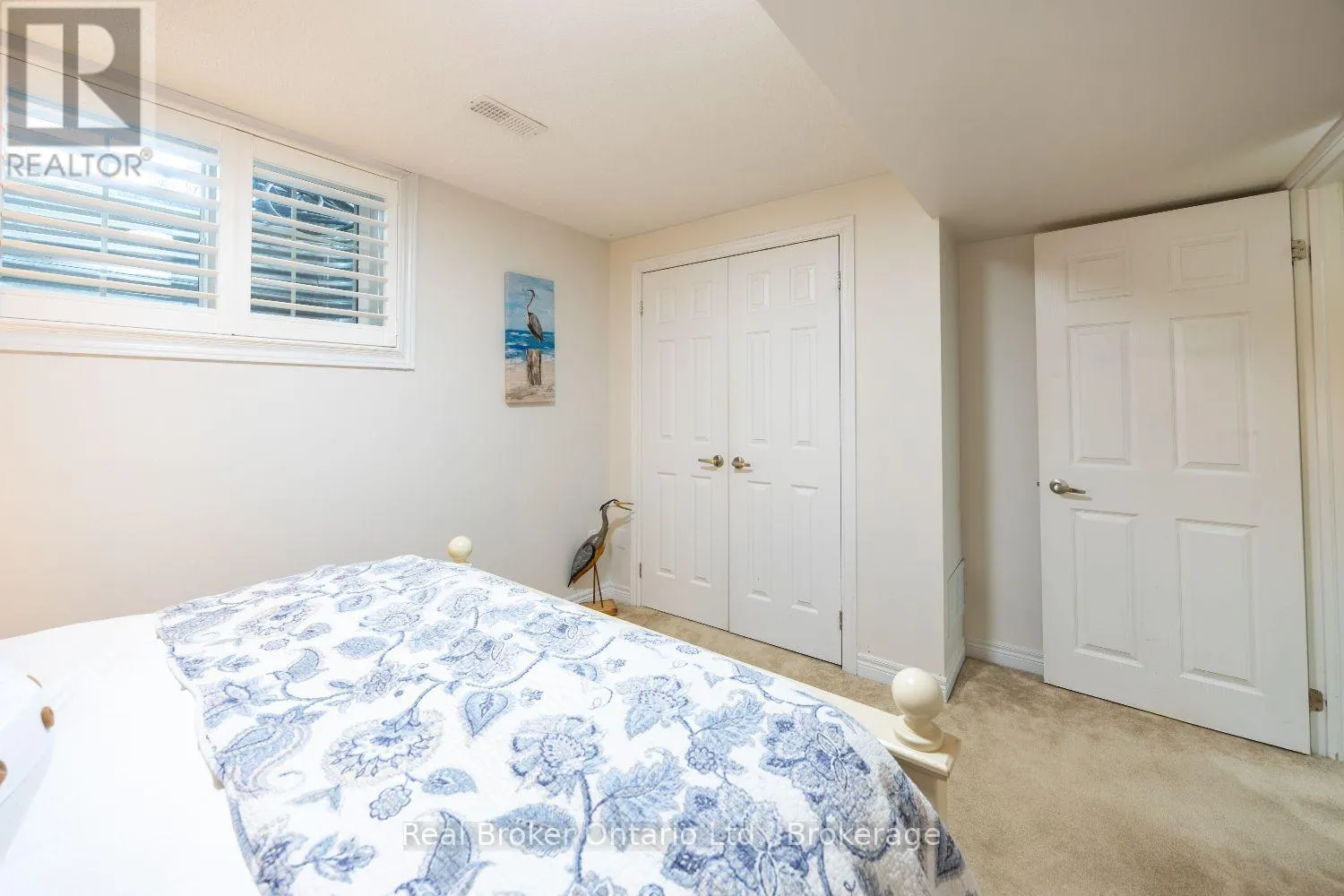 11 GREENAWAY CIRCLE