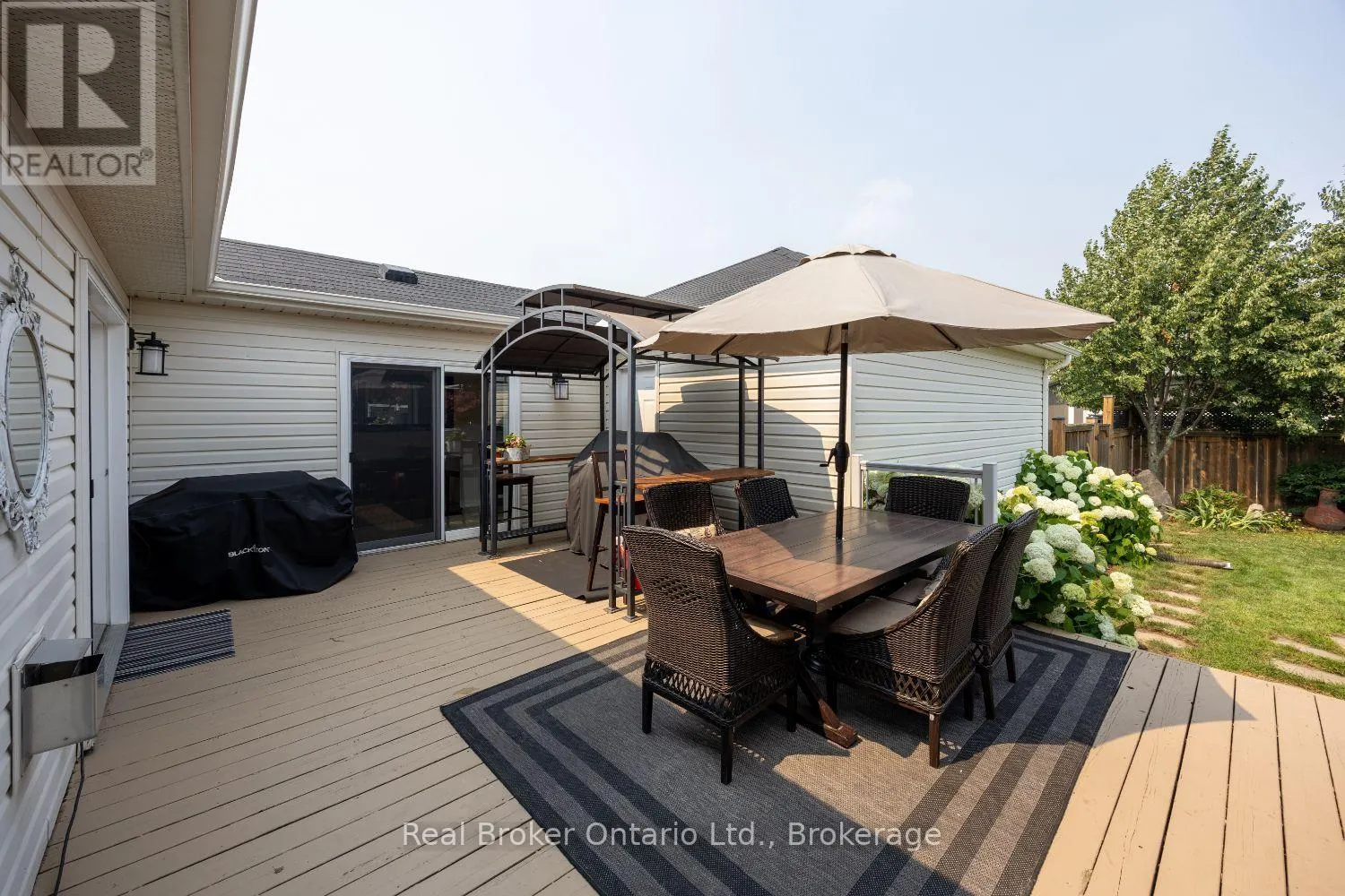 11 GREENAWAY CIRCLE