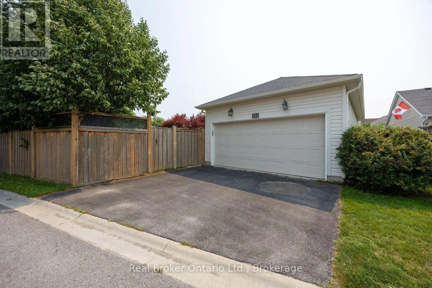 11 GREENAWAY CIRCLE