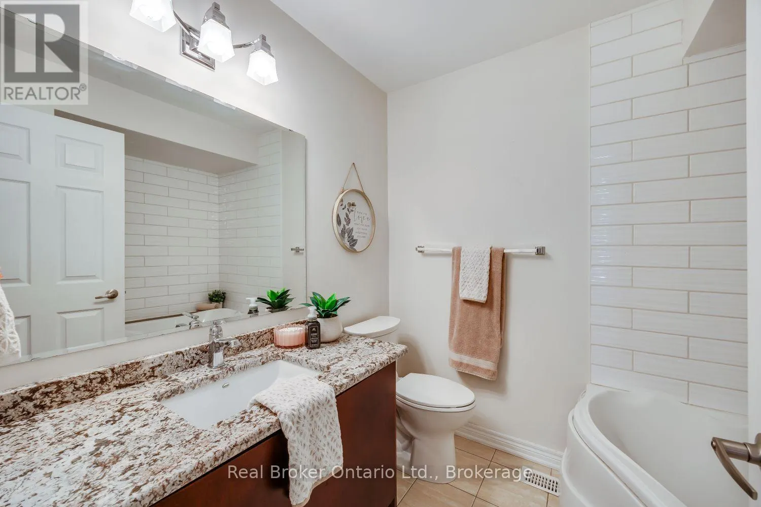 11 GREENAWAY CIRCLE