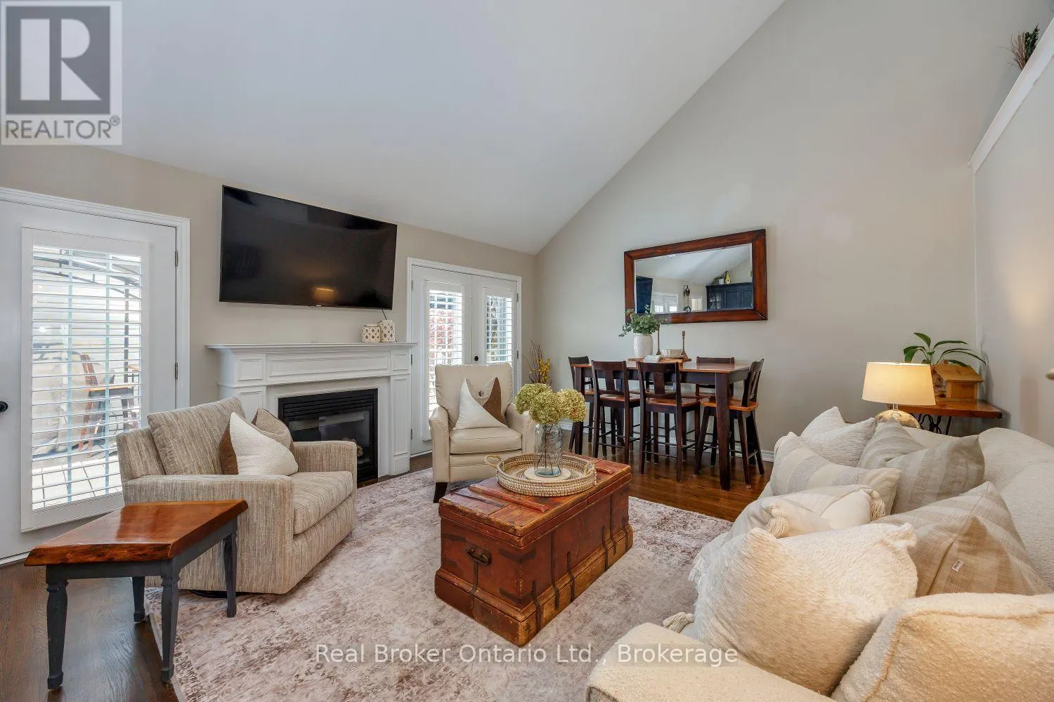 11 GREENAWAY CIRCLE