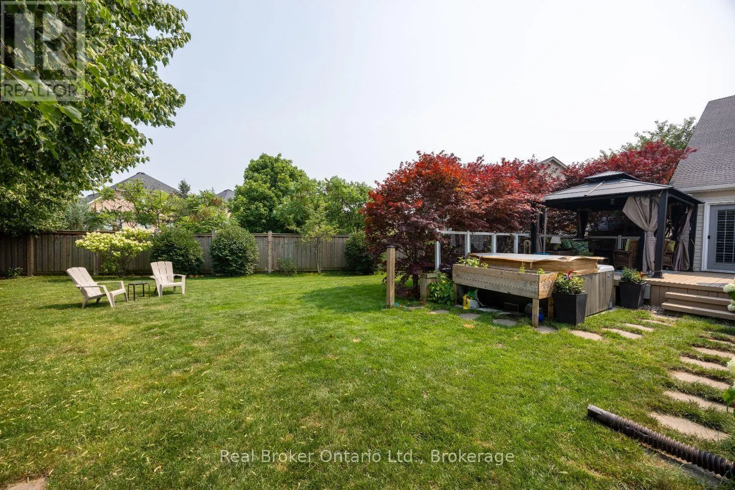 11 GREENAWAY CIRCLE