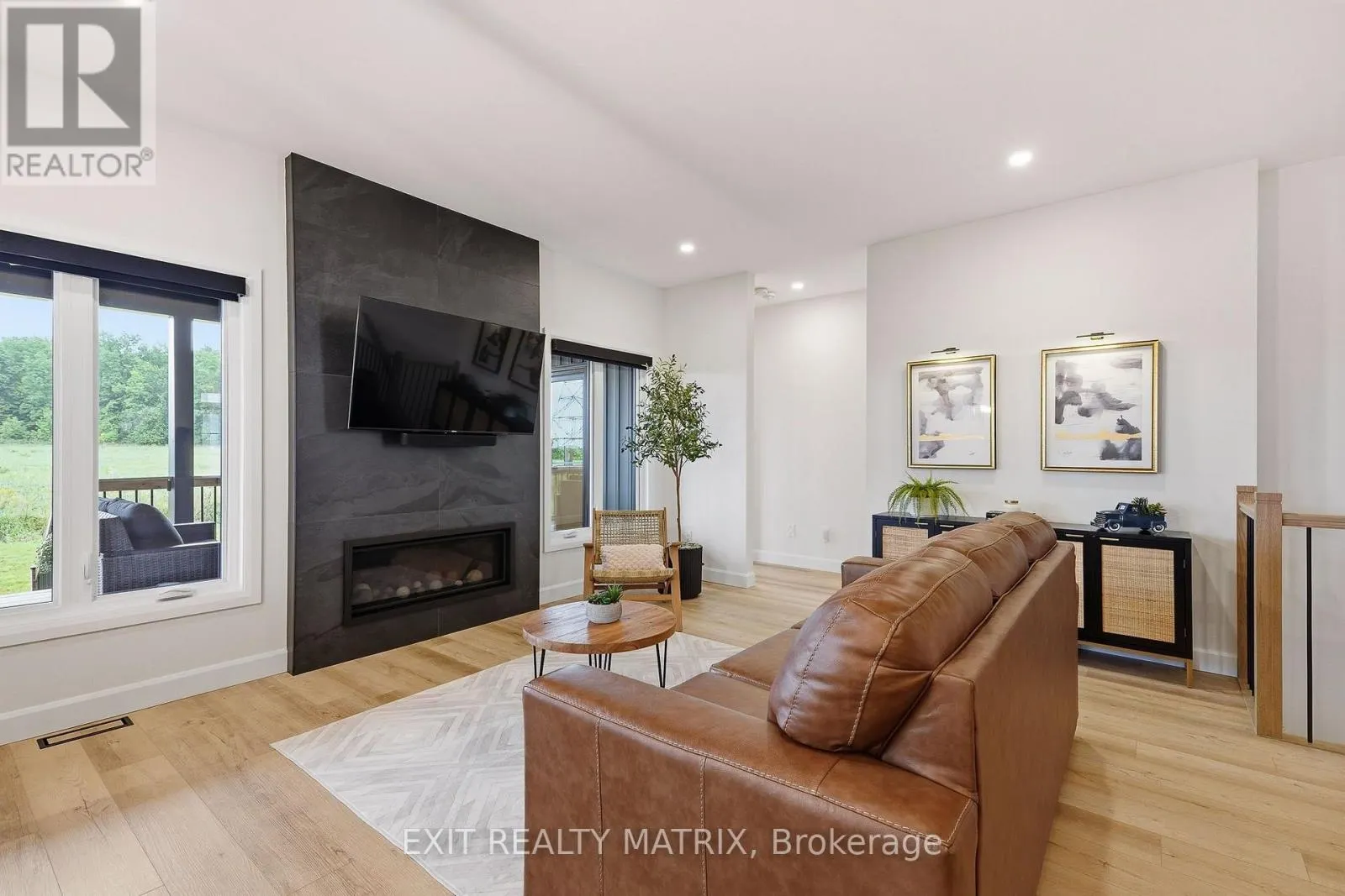 256 TRUDEAU CRESCENT
