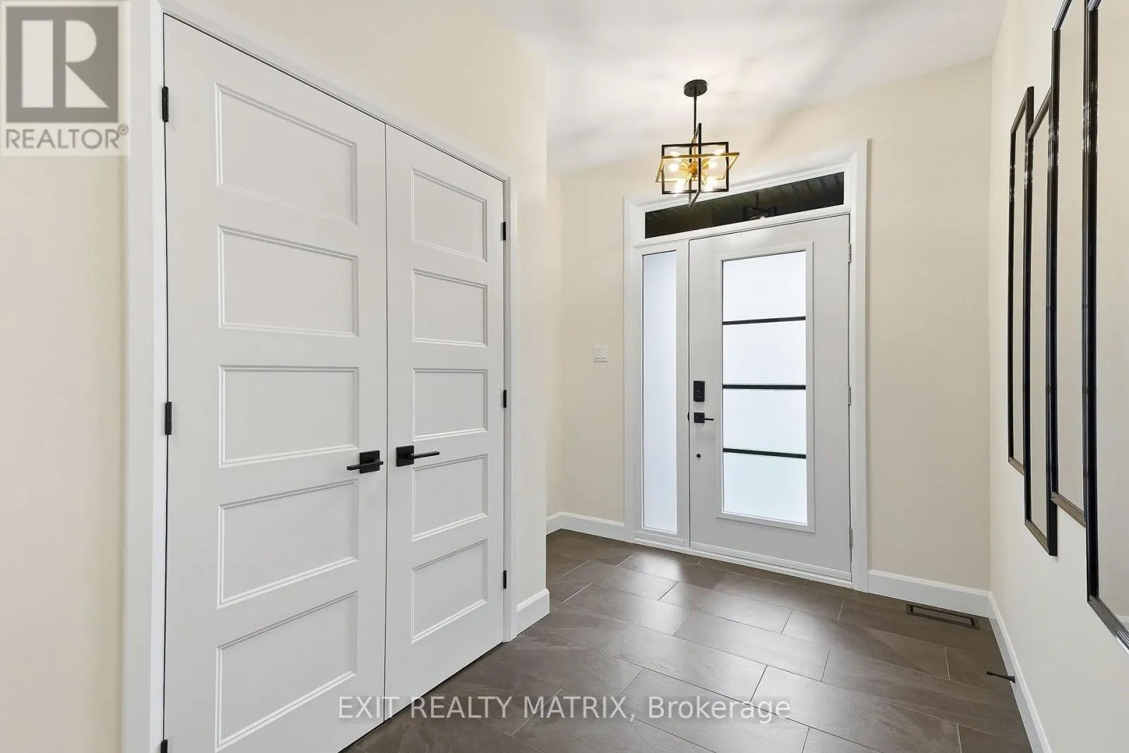256 TRUDEAU CRESCENT