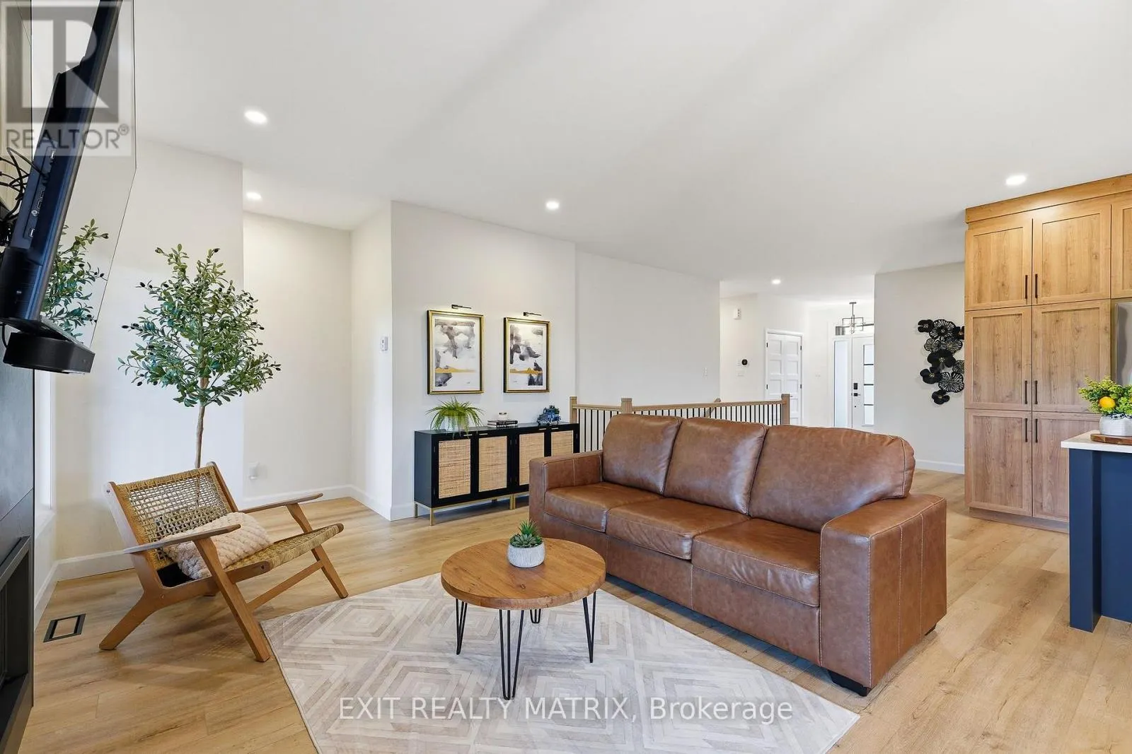 256 TRUDEAU CRESCENT