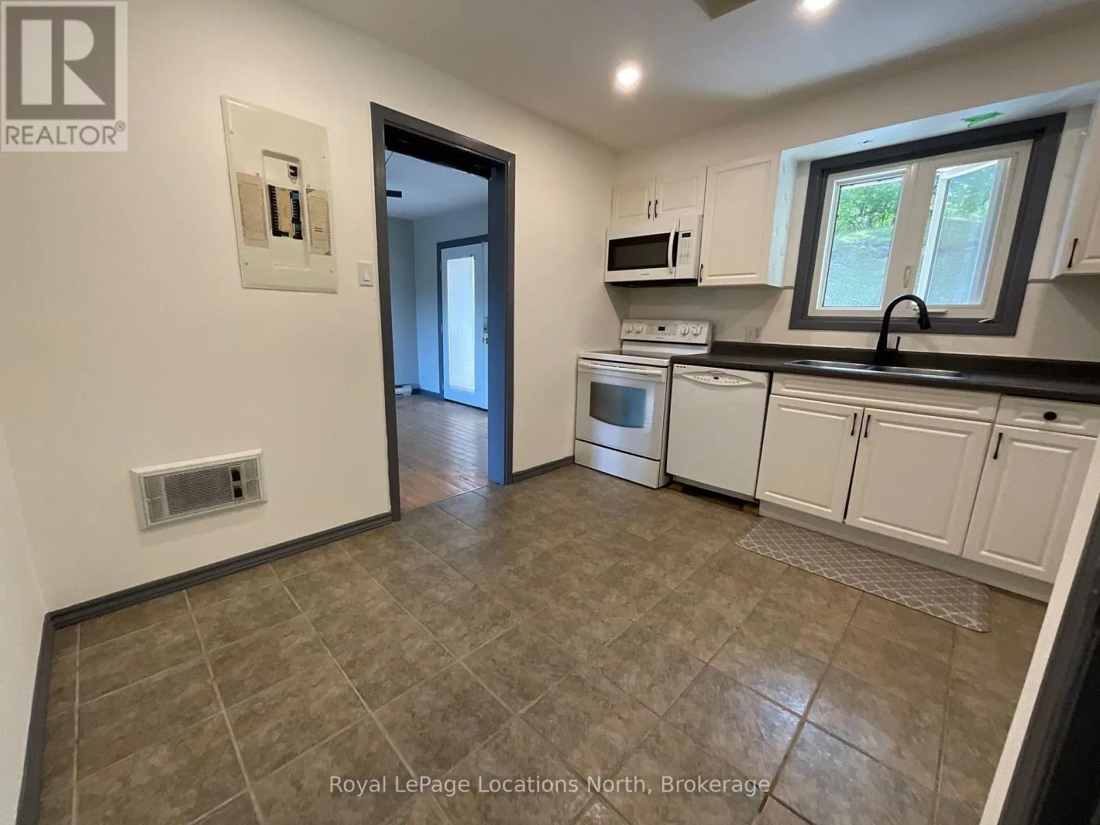 143 RYERSON CRESCENT