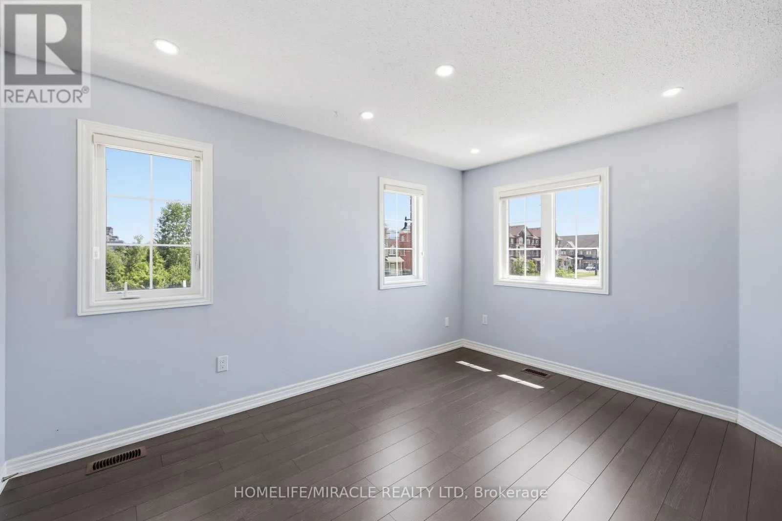 15 MCPHAIL PLACE