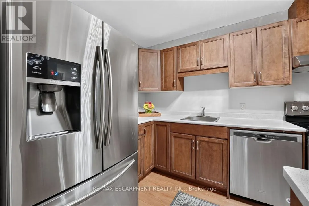 301 - 5 NIAGARA STREET