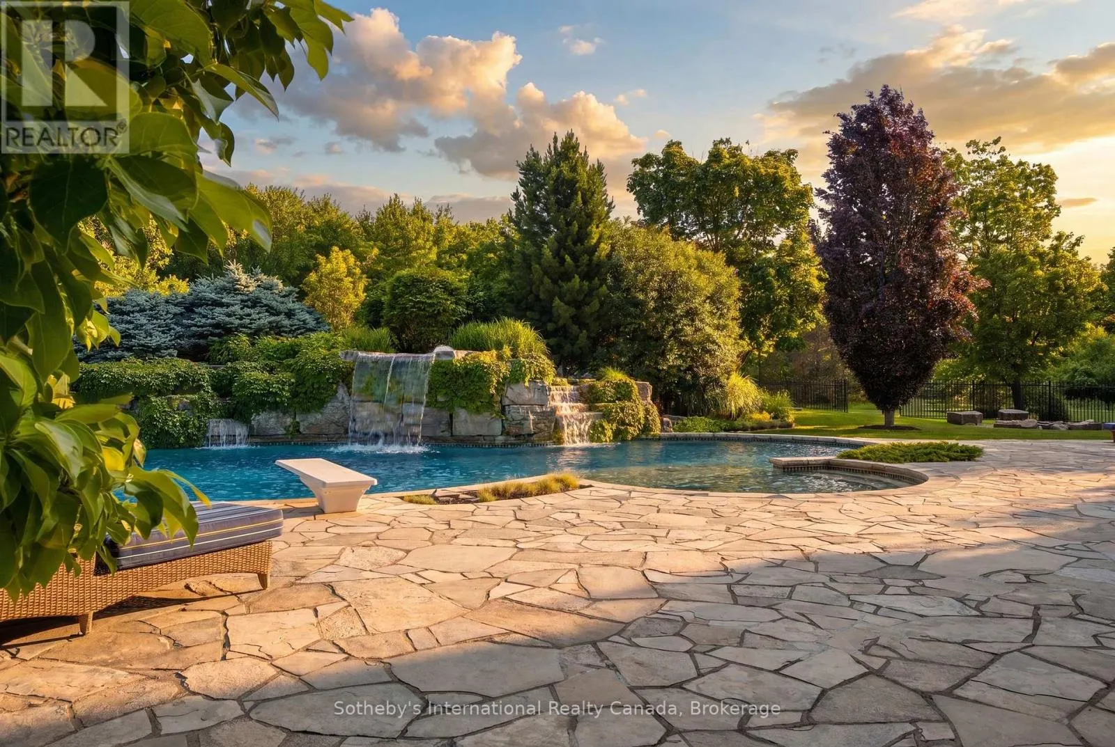 4529 SIDEROAD 10 N