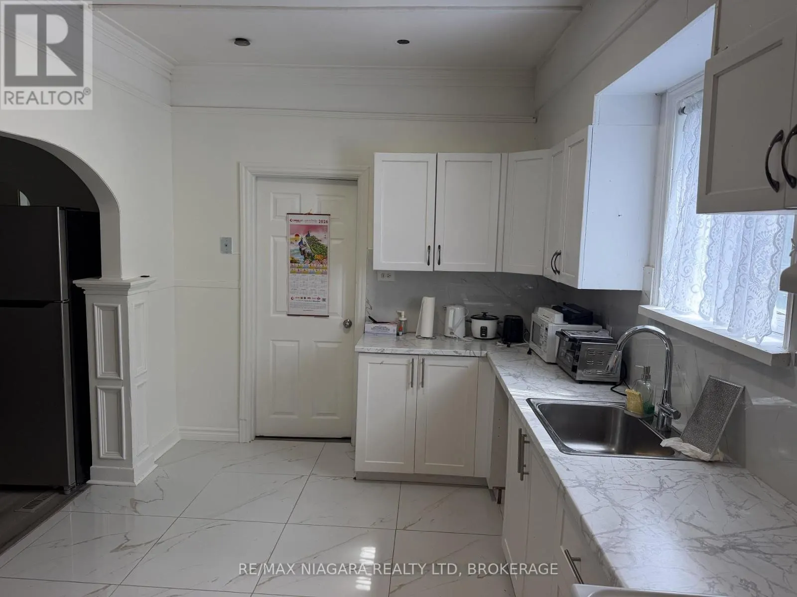 1 - 272 MITCHELL STREET #1