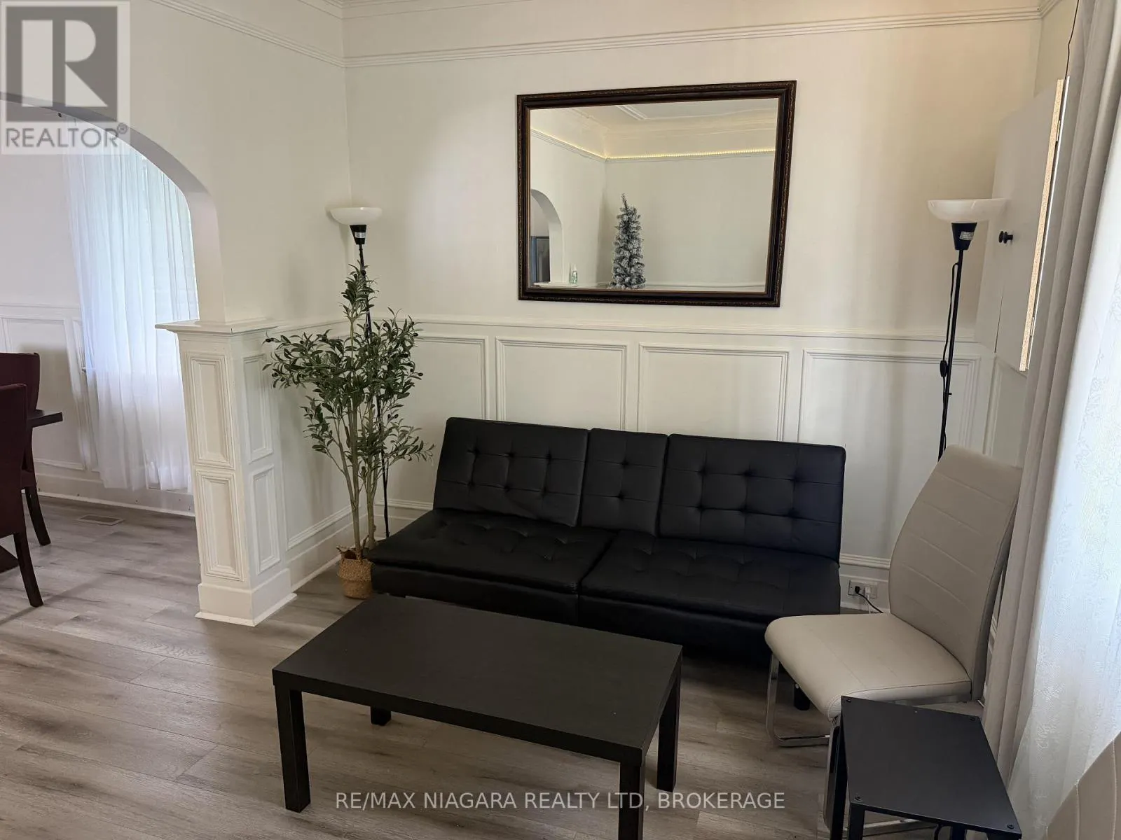 1 - 272 MITCHELL STREET #1