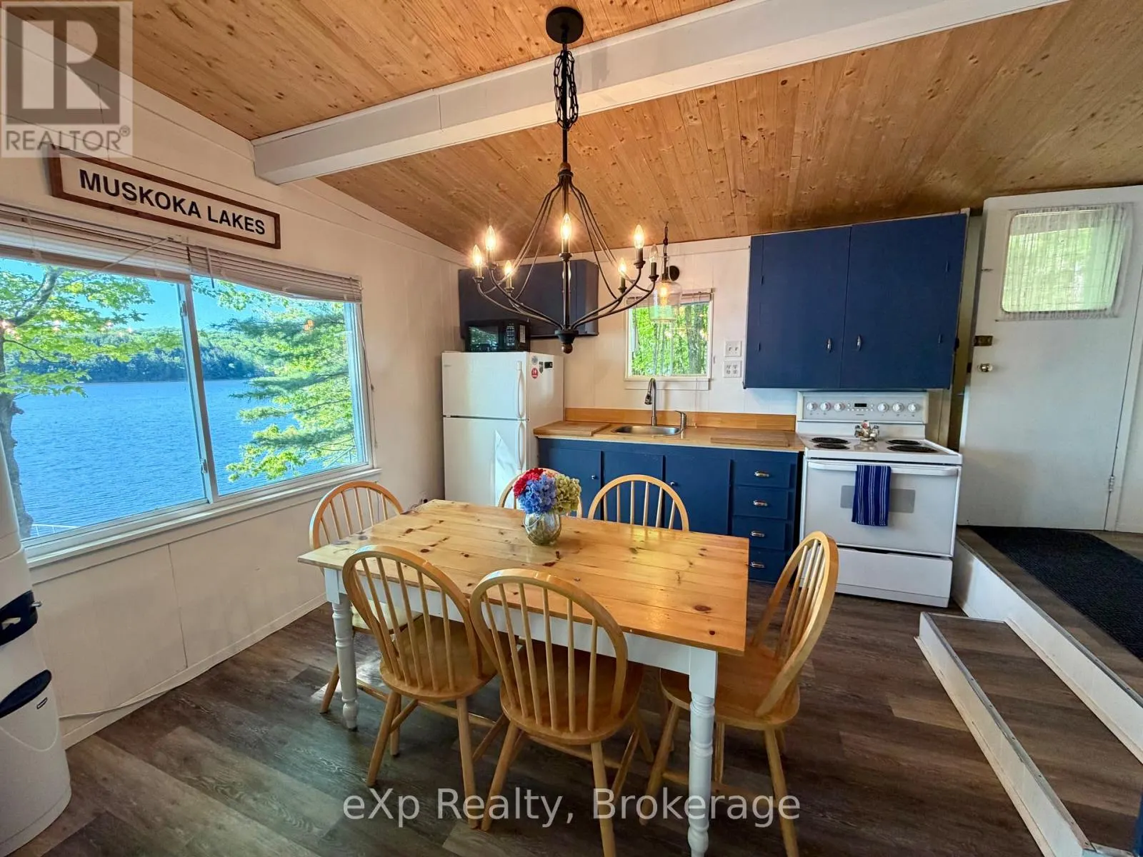 3 - 1082 COWAN PARK ROAD #3