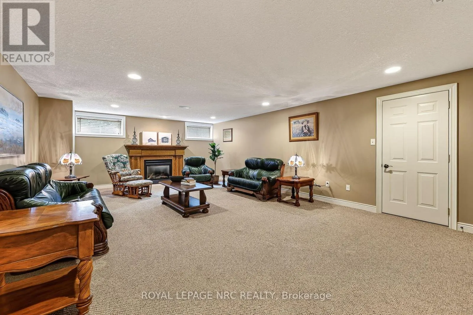 400 LAKEVIEW DRIVE
