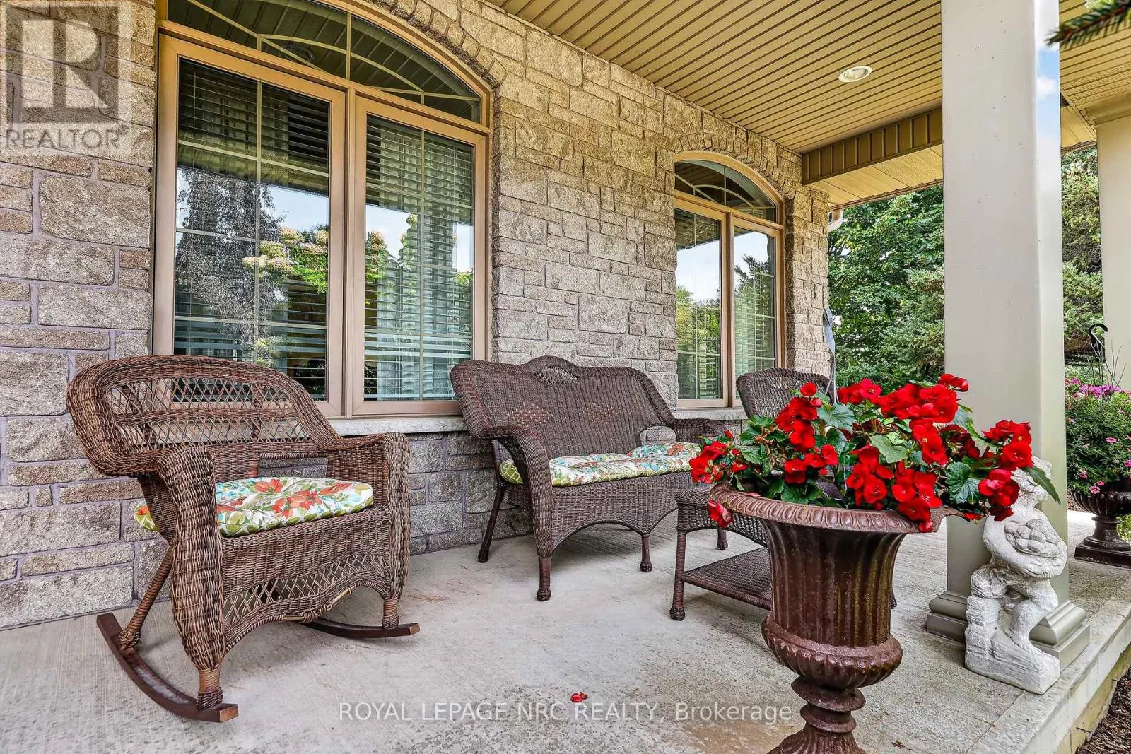 400 LAKEVIEW DRIVE