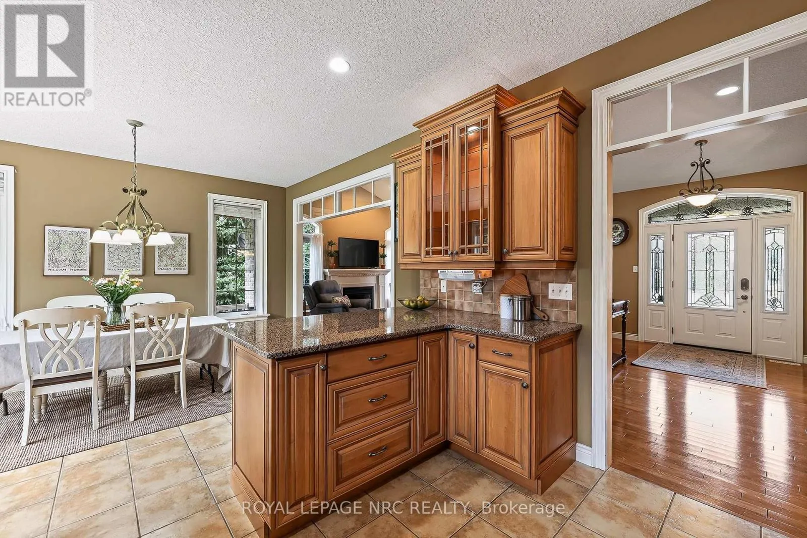 400 LAKEVIEW DRIVE