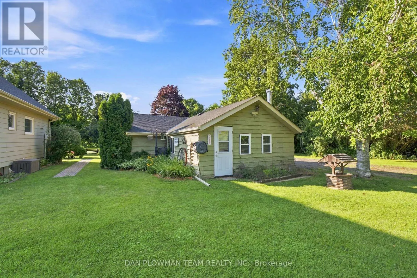9 VALLEY ROAD