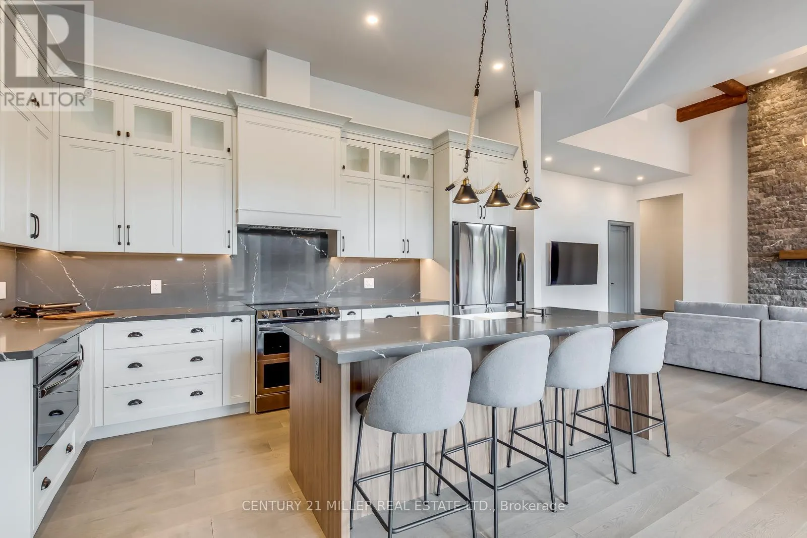 6 - 4805 MUSKOKA DISTRICT 169 ROAD