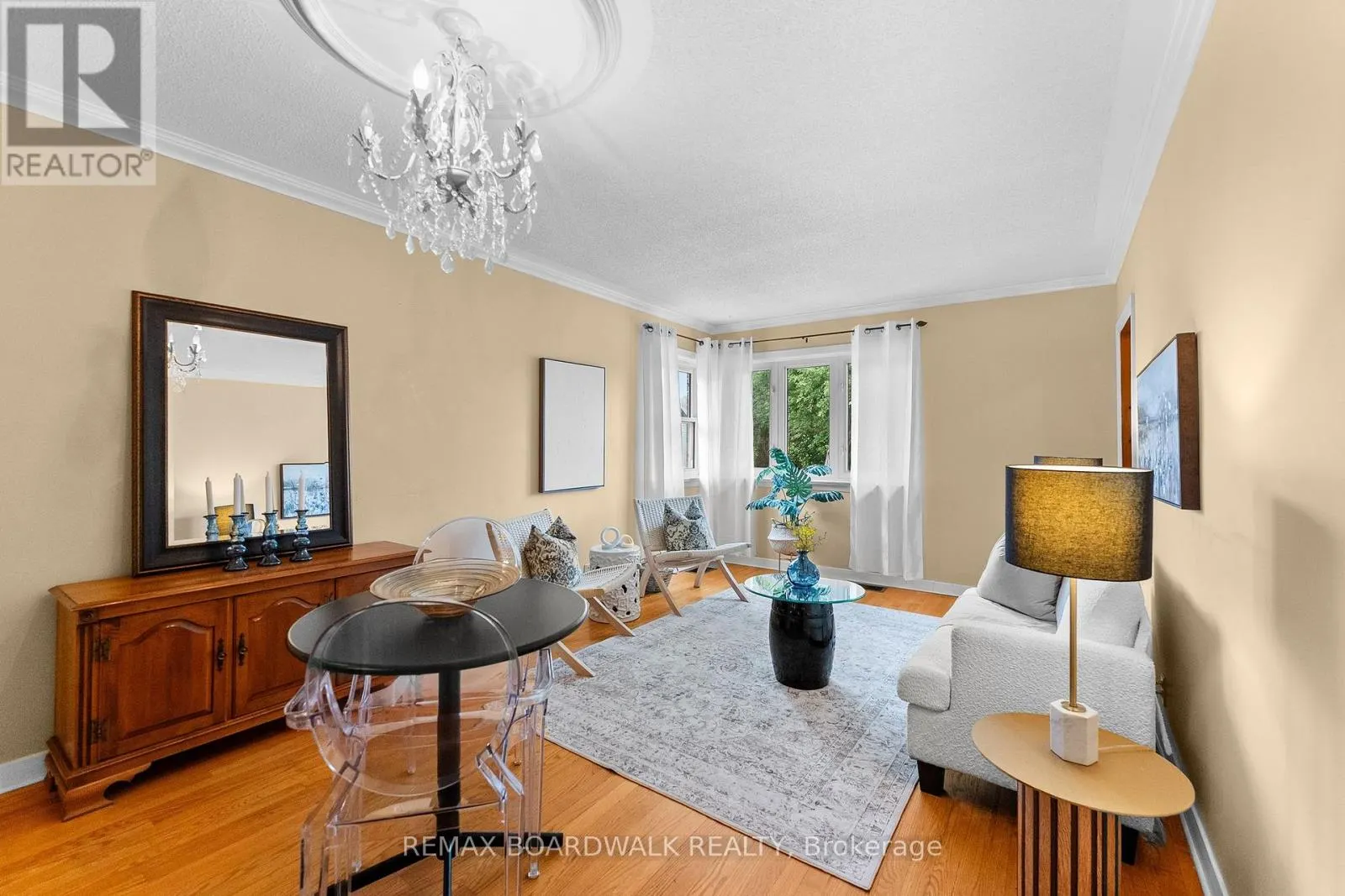 208 OXFORD STREET E