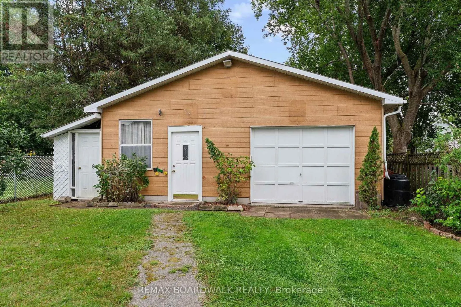 208 OXFORD STREET E
