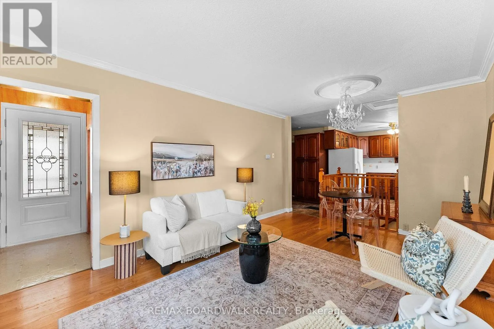 208 OXFORD STREET E