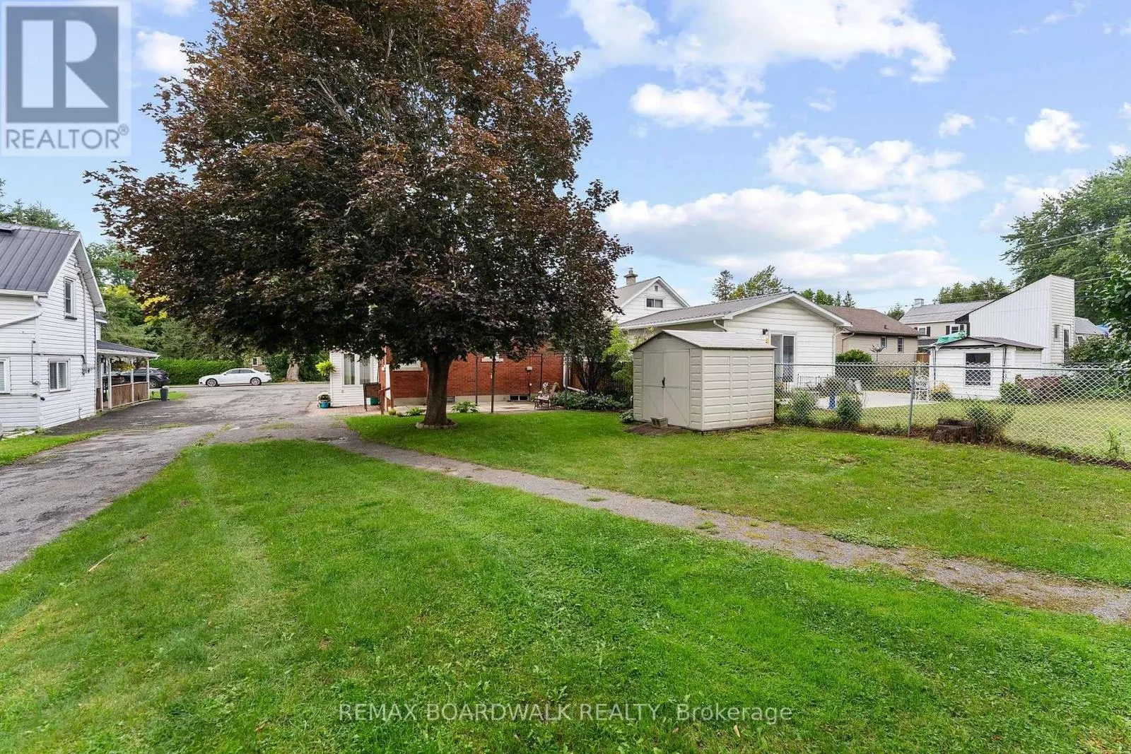 208 OXFORD STREET E