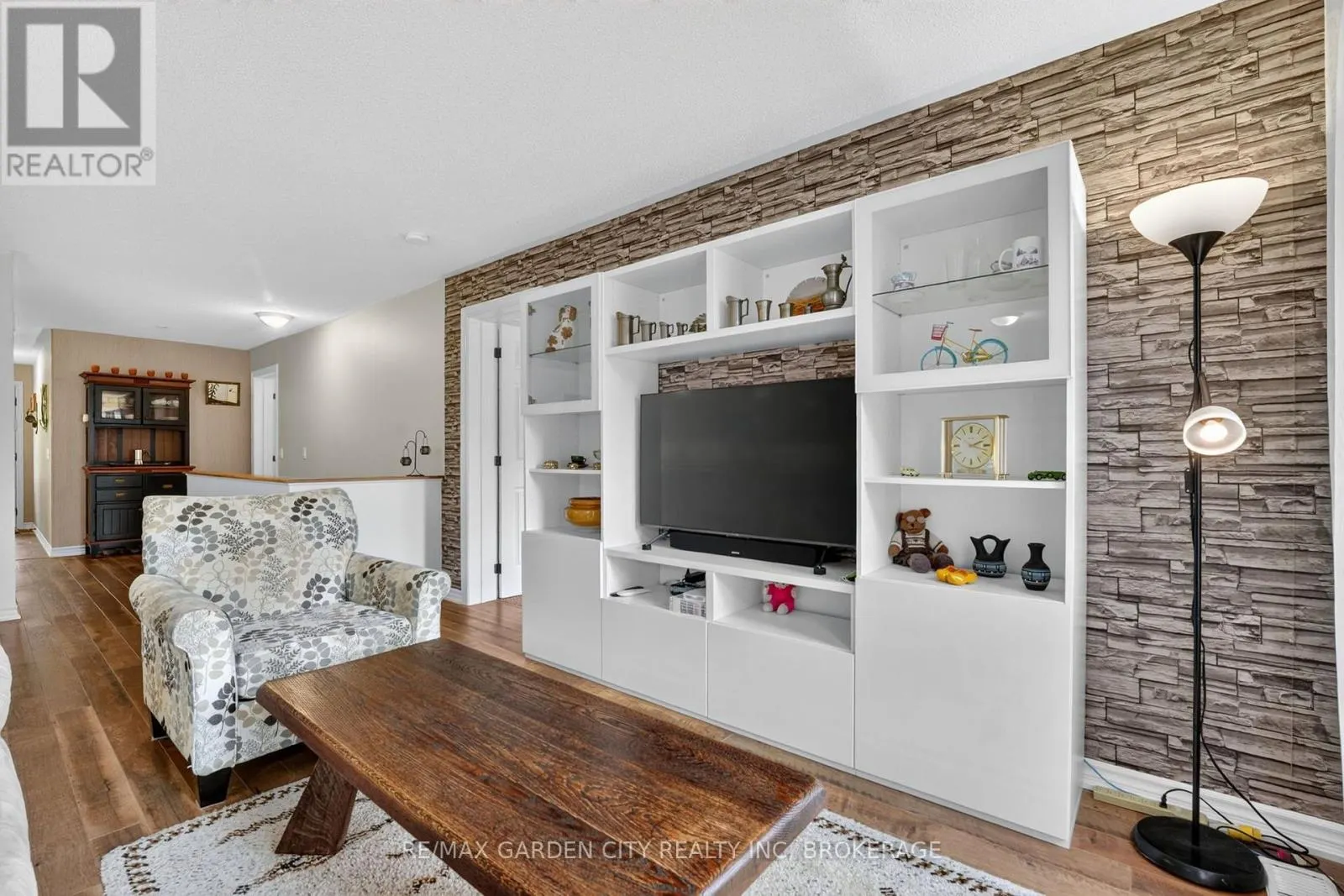 3973 SUNSET LANE