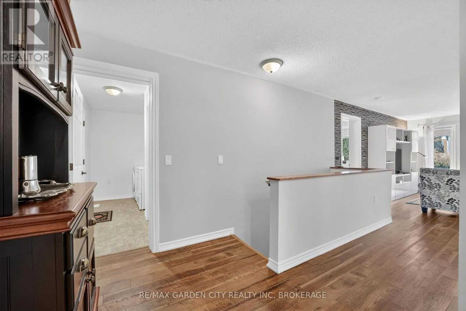 3973 SUNSET LANE